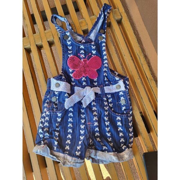 4 y old denim overall with butterfly - Picture 1 of 3